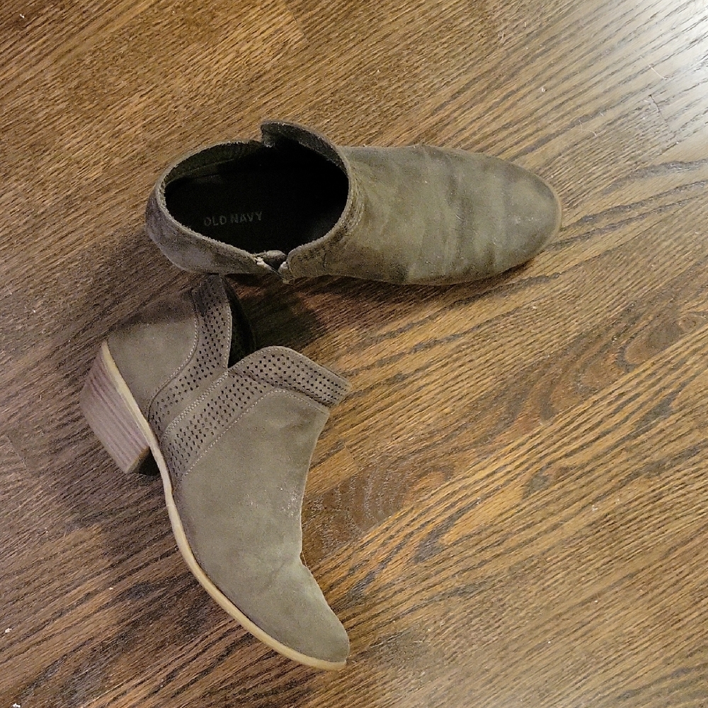Old Navy Women's Olive Green Ankle Booties
